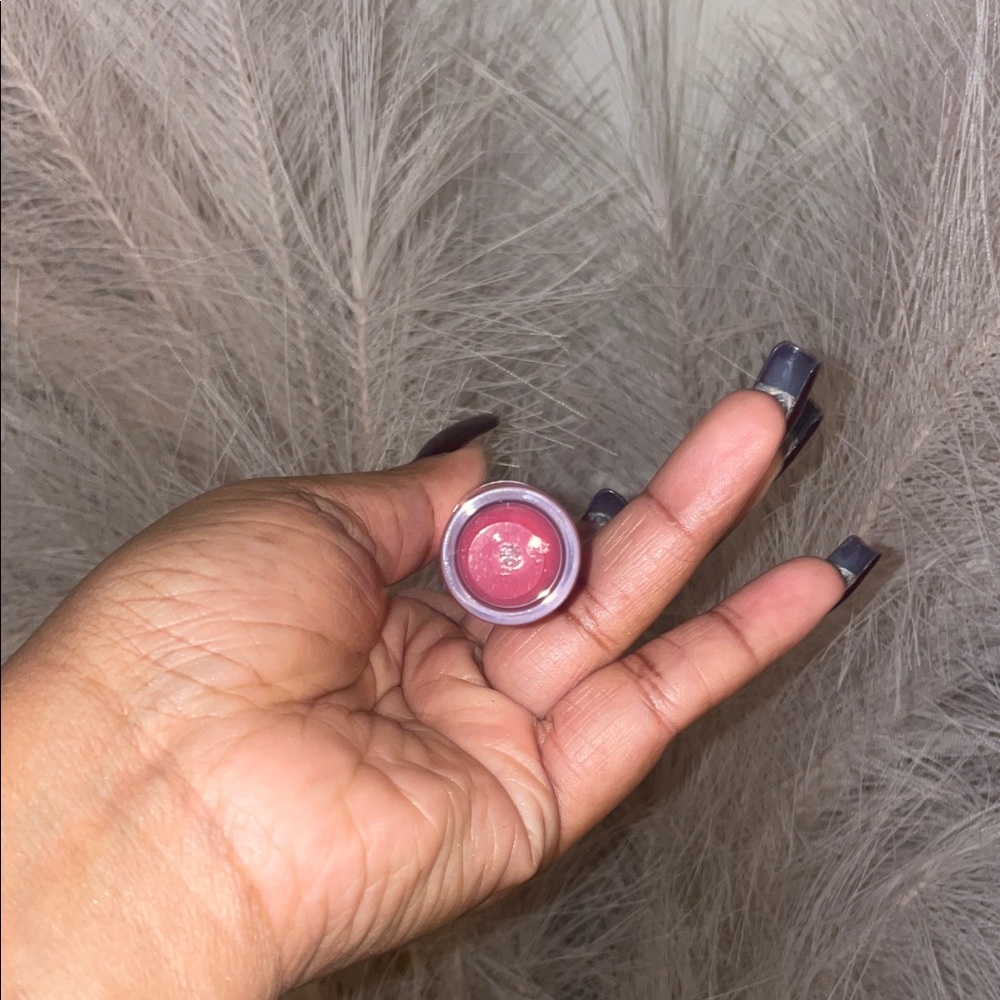 Pink Lipps || Everlasting Liquid Blush - Picture 3 of 3